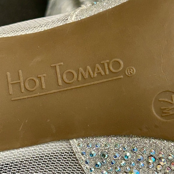 Hot Tomato Sz 7 Silver Glitter High Heels EUC - Picture 10 of 12